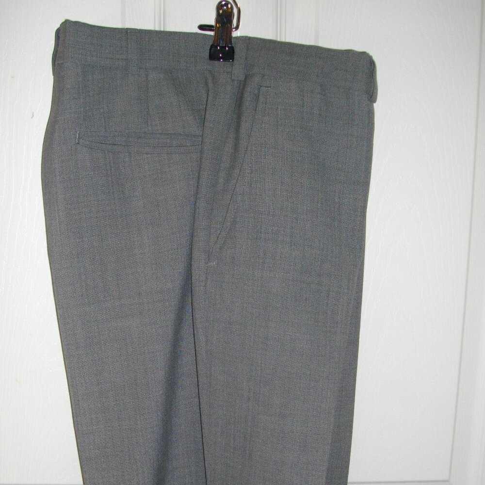 Men's Towncraft gray dress slacks, 31x30. Lightweight.